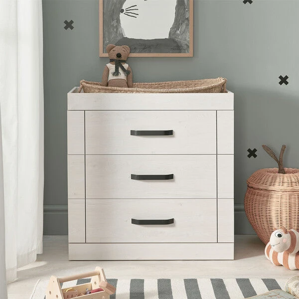 Silver Cross Alnmouth 3 Piece Nursery Furniture Set 10 Silver Cross Alnmouth 3 Piece Nursery Furniture Set - Image 10