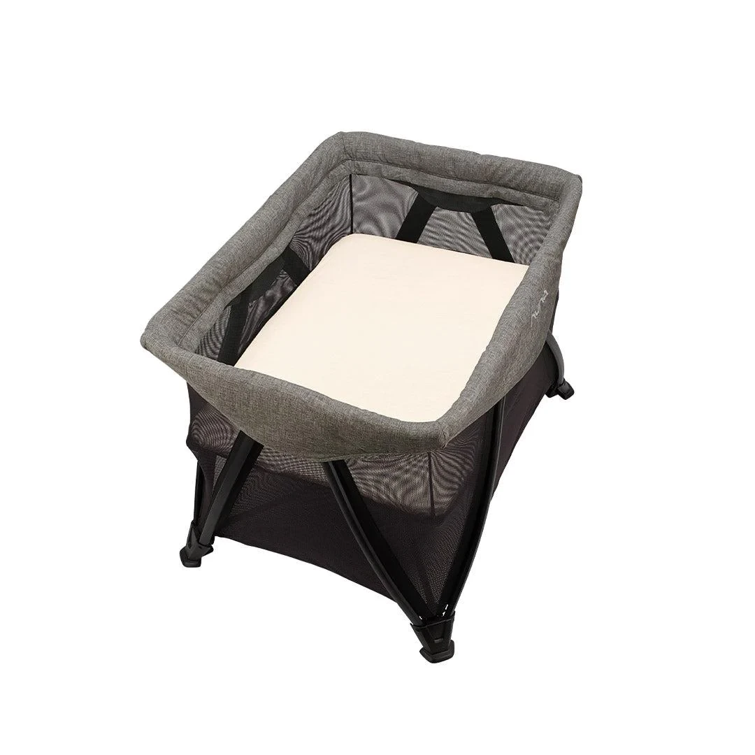 Nuna Sena Aire Travel Cot (Zip On Bassinet) - Charcoal Grey 4 Nuna Sena Aire Travel Cot (Zip On Bassinet) - Charcoal Grey - Image 4