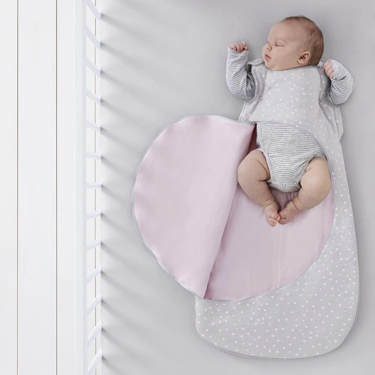 SnuzPouch Sleeping Bag1.0 Tog - Pink Spot(0-6 Months) 4 SnuzPouch Sleeping Bag1.0 Tog - Pink Spot(0-6 Months) - Image 4